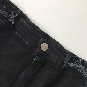 DISTRESSED FASHION NOVA MINI SKIRT